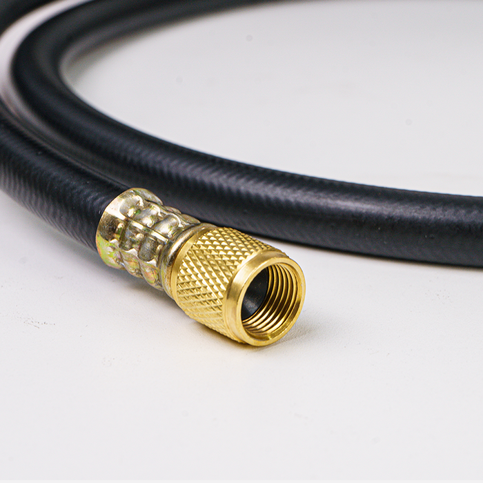 Manguera de vacío Elitech H-V15 para climatización, accesorios 3/8" x 3/8"Manguera de vacío de carga de alta resistencia, presión de trabajo: 600 psi, presión de rotura: 3000 psi, 1,5 m, negra, para refrigerantes R134a, R404a, R22 y refrigerantes comunes.